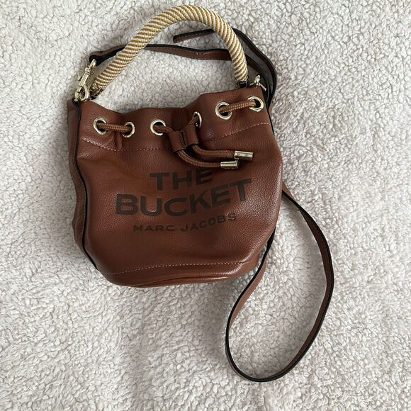 Marc Jacobs Handbags - The Bucket Marc Jacobs Full Grain Leather Brown Compact Purse Bag